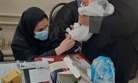انجام نمونه‌گیری خون از نوزادان در برنامه غربالگری هیپوتیروئیدی در ستاد شهرستان 